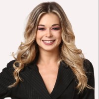 SocialBee Employee Ioana Petric's profile photo