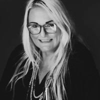 Lew Geffen Sotheby's International Realty Employee Joletta Eichweber's profile photo