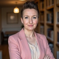 Susie Boggie Email & Phone Number