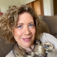 Dorothée Anton Email