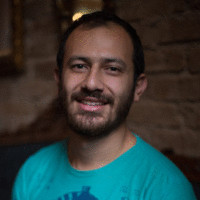 Roberto Leiva Email
