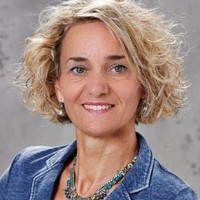 Petra Plützer Email