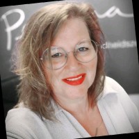 Sylvia Hendriks-Peters Email