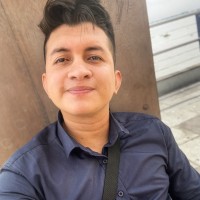 Super Exito Employee Alex Flores's profile photo