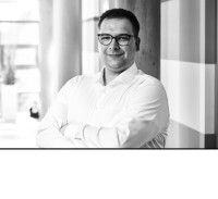 Maximilian Peist Email