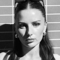 E-mail e número de telefone de Renée Walsh-Johnson