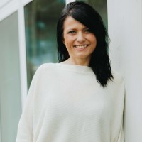 Gabriela Krizan Email