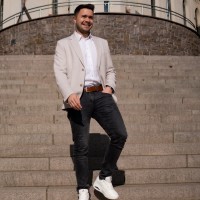 Vincent Wolf Email & Phone Number
