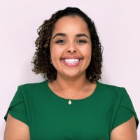 Débora Amaral Email