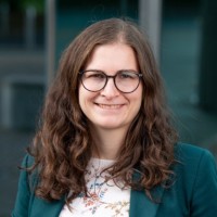 Paula Tröschel Email