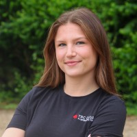 Julia Knoll Email