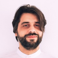 Peter Lupták Email