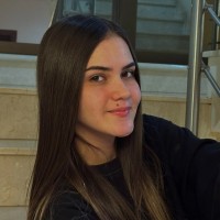 Isabela MacHado Email
