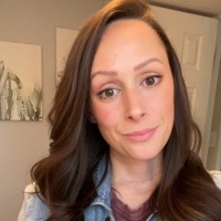 Elizabeth Lyons Email