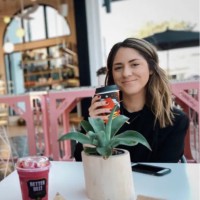 Handshake Employee Taylor Silva's profile photo