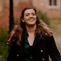 Bárbara Brandão Email