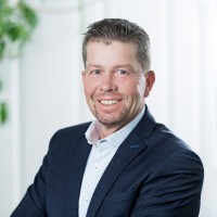 Urs Schär Email