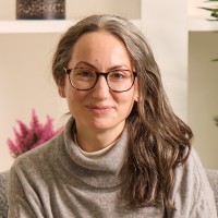 Laura Ciollaro Email