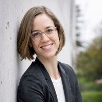 Iris Schnedl Email