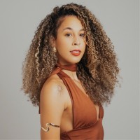 Júlia Soares Email