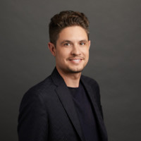 Elliot Eakin Email & Phone Number