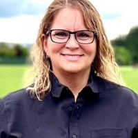 Tess Hollett Email & Phone Number