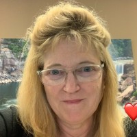 Hydra Warehouse Inc Employee Diane Gauss's profile photo