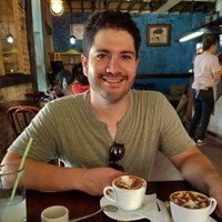 E-mail e número de telefone de Ulysses Romero