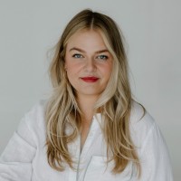 RealSelf Employee Laura Shearer's profile photo