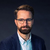 Piotr Maćkowski Email