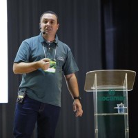 Leandro Teixeira Email