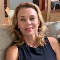 Molecular Lab Partners Employee Retha Roux's profile photo