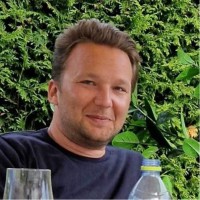 Niklas Larsson Email
