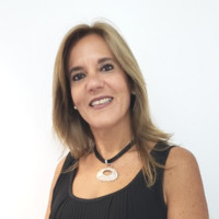 Ana María Iglesias Email