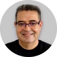 Claudio Oliveira Email