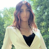 Izabela Lungu Email