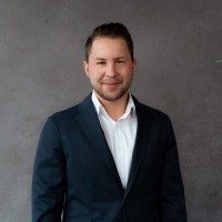 Jonas Schickner Email
