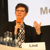 Bianca Lind Email