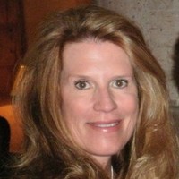 AlumierMD Employee Holly Peterson's profile photo