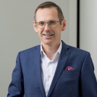 Oliver Kröpfl Email