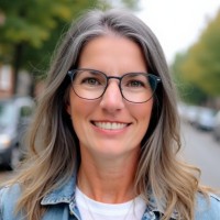 Cynthia Everitt Email & Phone Number