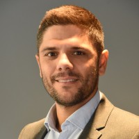 Javier Reyes G. Email