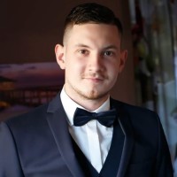 Daniel Knelz Email