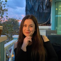 Başak Süren Email