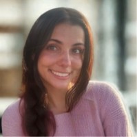 Daniela Gadelha Email