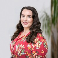 Emília Kosztolányiová Email