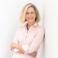 Jennifer L'Estrange