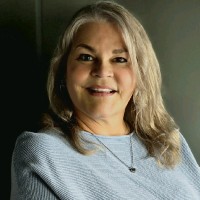 6tem TI Employee Julie Morin's profile photo