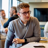 Max Amelung Email