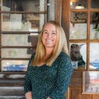 Mast General Store Employee Lisa Cooper's profile photo